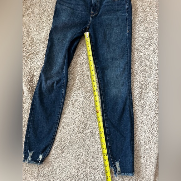 Good American High Rise Skinny Distressed Hem Jeans 6/28 - Picture 5 of 9